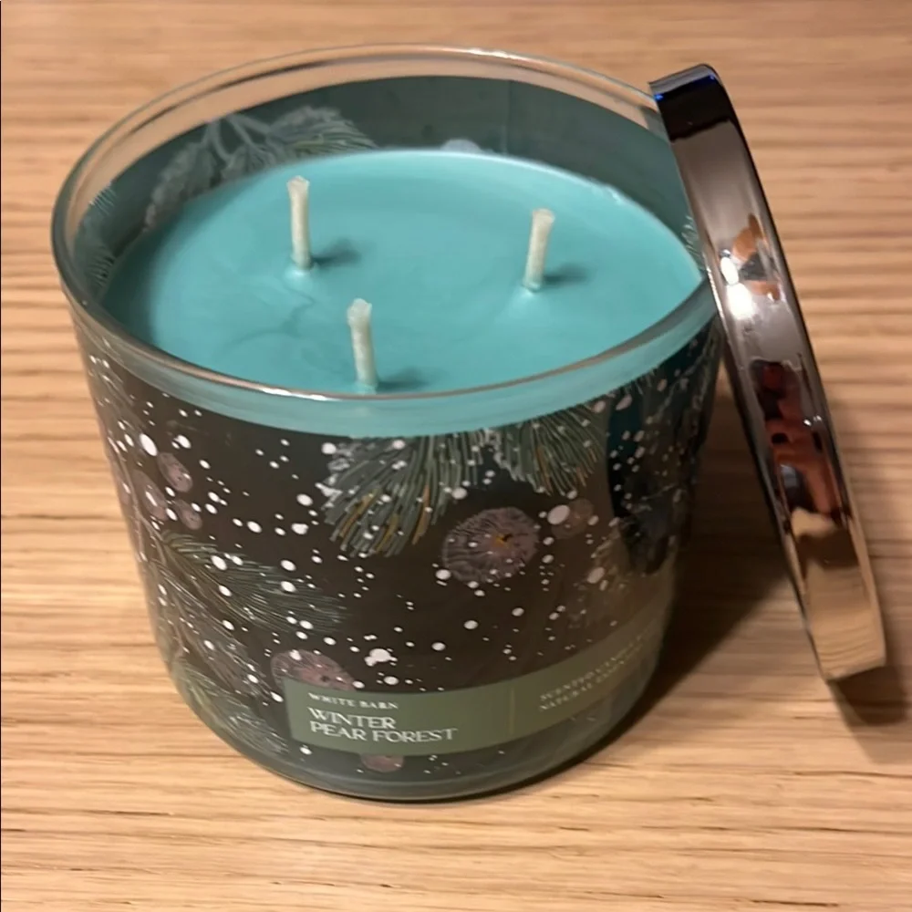 Bath & Body Works 3 Wick Candle. Winter Pear Forest.